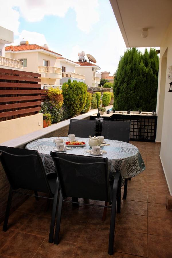 Cozy Poolside Apartment Πάφος Εξωτερικό φωτογραφία