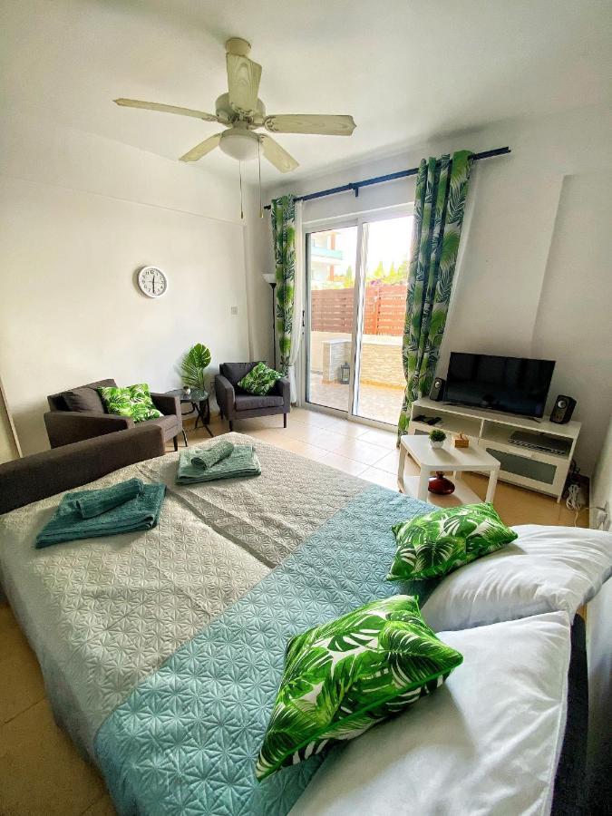 Cozy Poolside Apartment Πάφος Εξωτερικό φωτογραφία